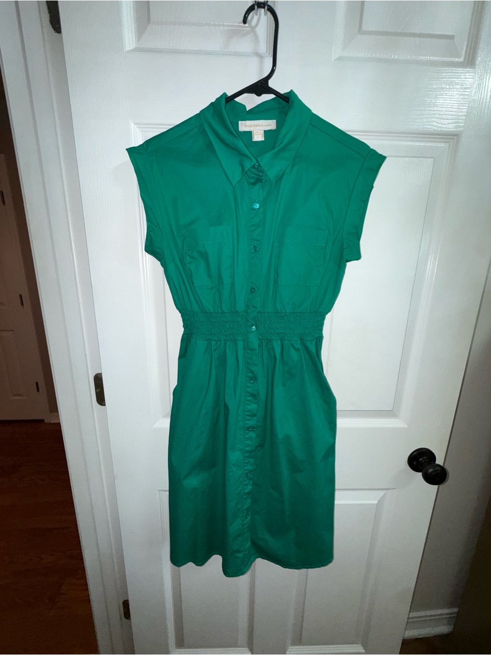 Sleeveless Emerald Green Button-Front Mini Dress with Smocked Waist